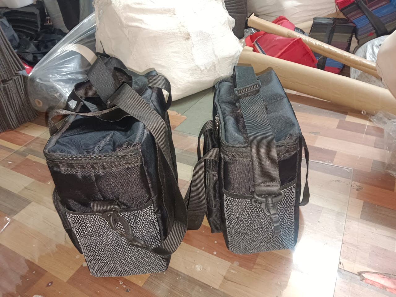 Travel & Duffel Bags manufactured by FEEDCO